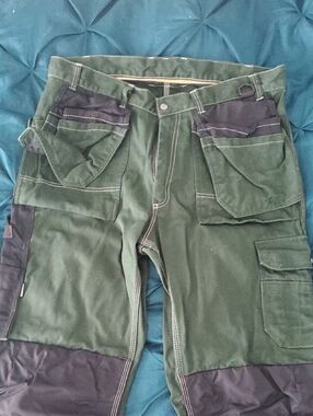 Men's Green Cargo Pants with Reinforced Black Panels